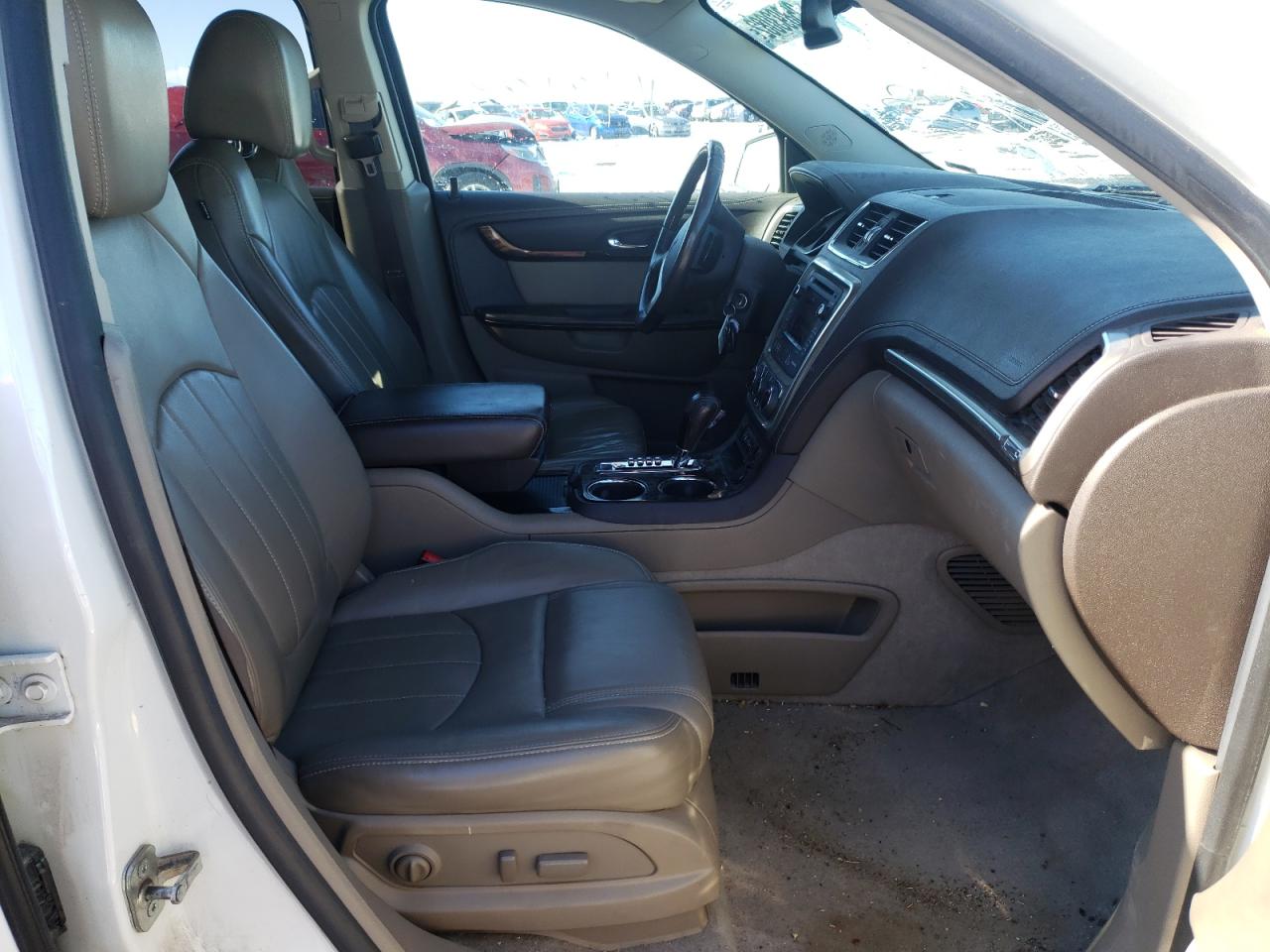 Photo 5 from auction – 2014 GMC ACADIA DEN with VIN 1GKKVTKD5EJ251162