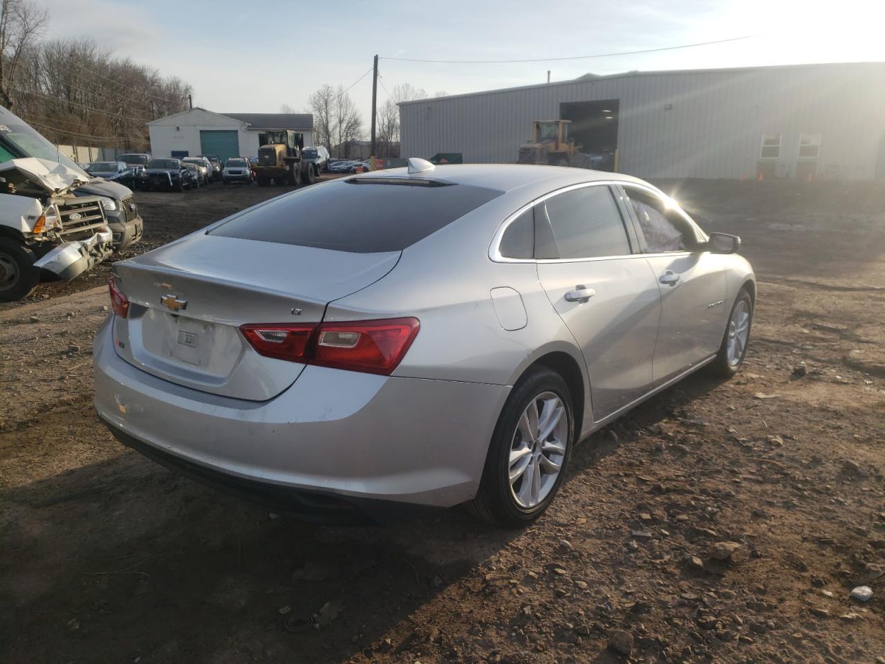 Photo 4 from auction – 2018 CHEVROLET MALIBU LT with VIN 1G1ZD5ST2JF262609