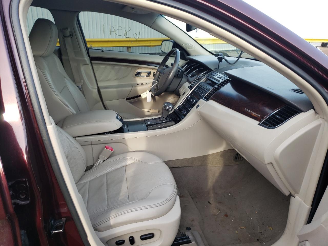 Foto 5 de la subasta – 2011 FORD TAURUS LIM con VIN 1FAHP2FW3BG132787