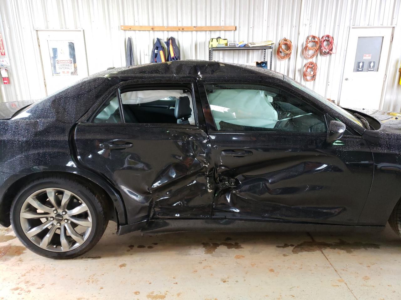 Photo 9 from auction – 2014 CHRYSLER 300 S with VIN 2C3CCABG2EH383225