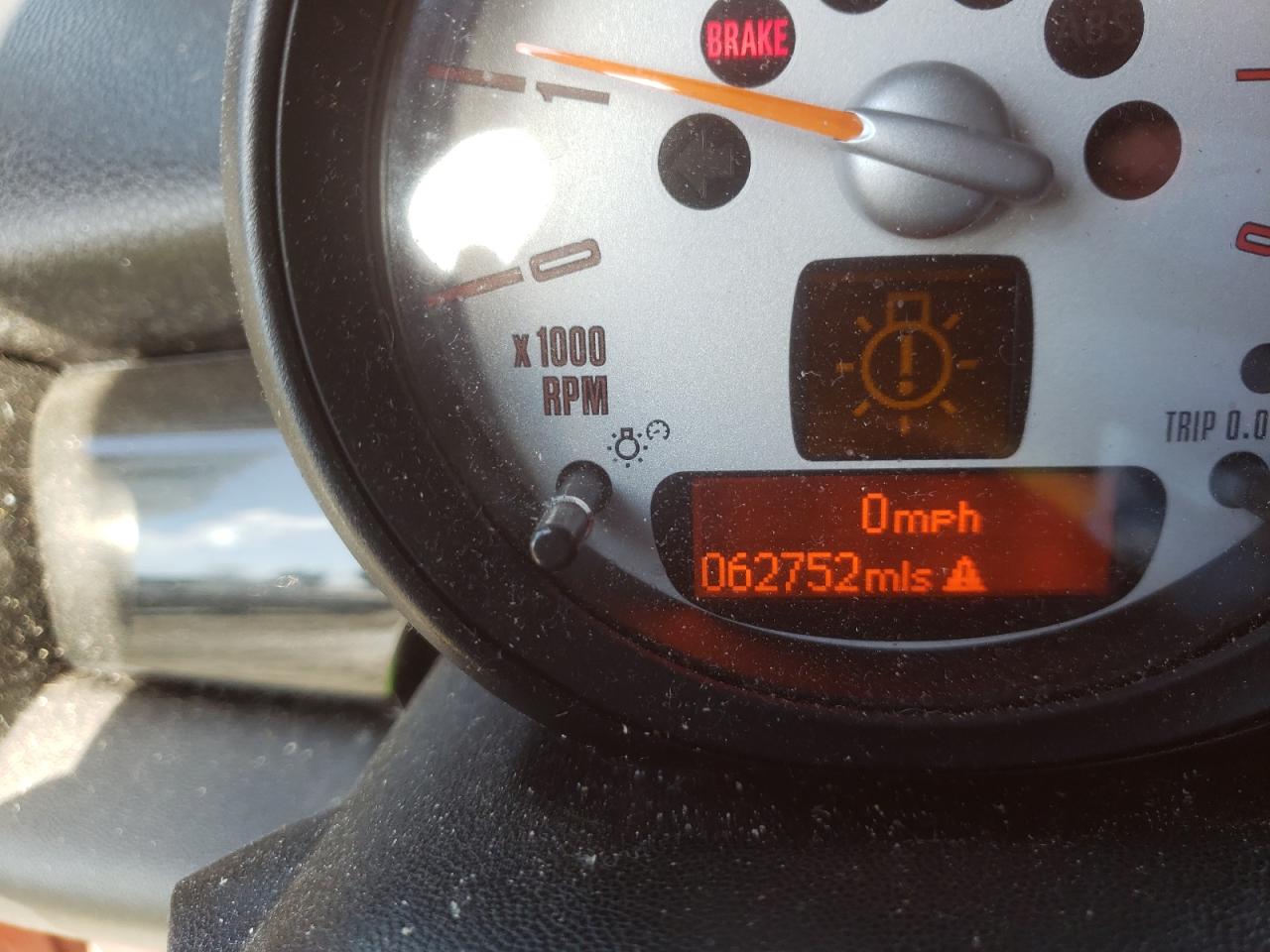 Photo 8 from auction – 2014 MINI COOPER CLU with VIN WMWZF3C57ET571521