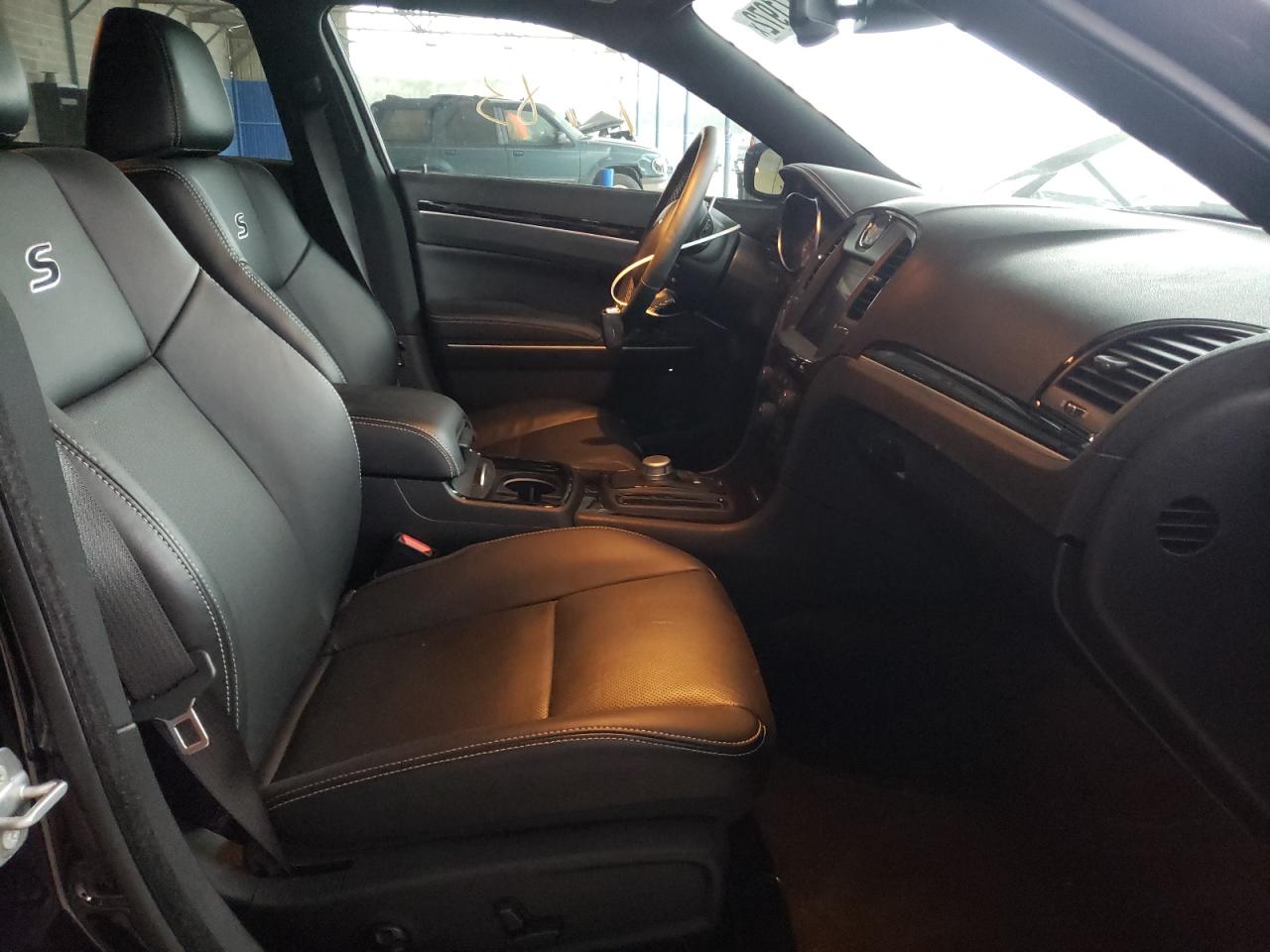 Photo 5 from auction – 2021 CHRYSLER 300 S with VIN 2C3CCABT7MH592262