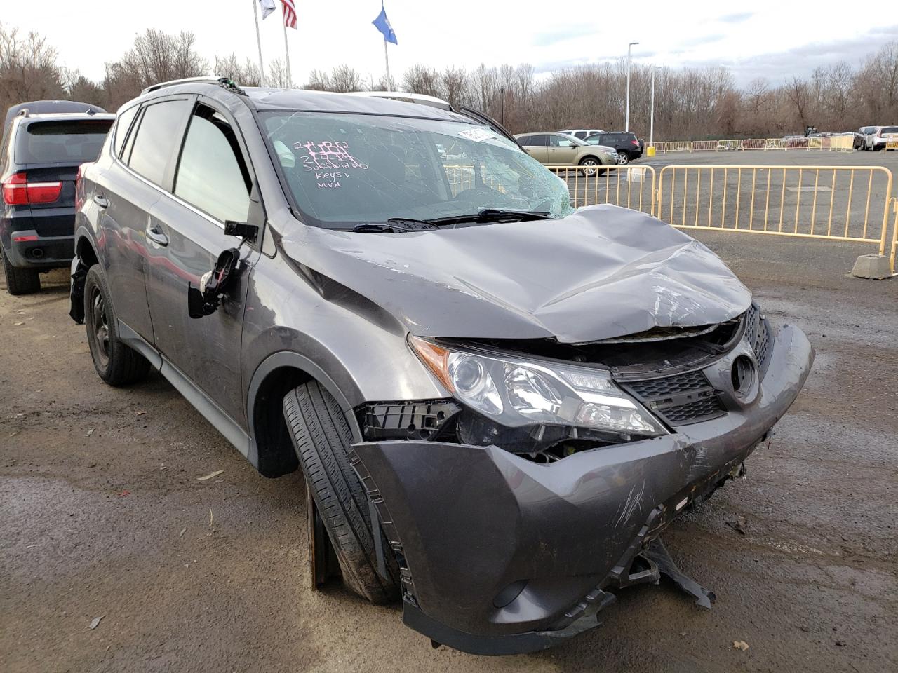 TOYOTA RAV4 LE 2015 with VIN 2T3BFREV4FW387205 - Photo from auction