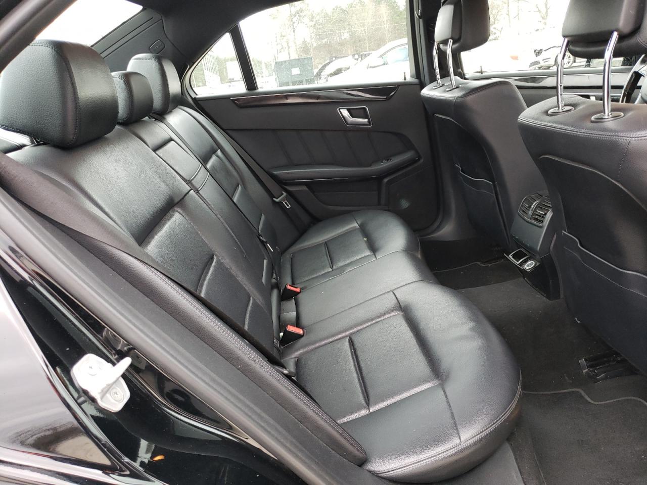 Photo 6 from auction – 2012 MERCEDES-BENZ E 350 with VIN WDDHF5KB8CA652978