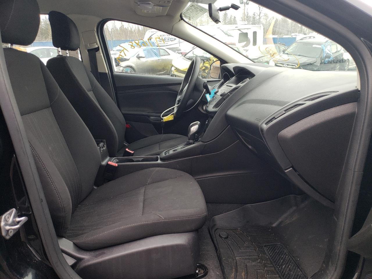 Photo 5 from auction – 2016 FORD FOCUS SE with VIN 1FADP3F22GL226272