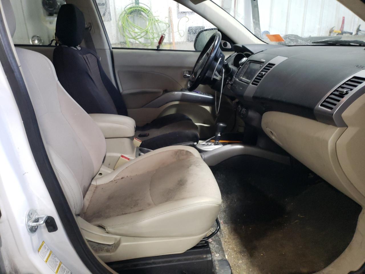 Photo 5 from auction – 2009 MITSUBISHI OUTLANDER with VIN JA4LS31W89Z008555