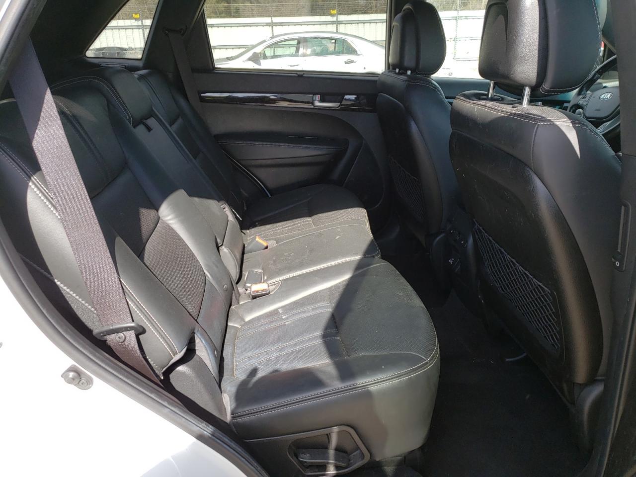 Photo 6 from auction – 2014 KIA SORENTO SX with VIN 5XYKWDA79EG538532