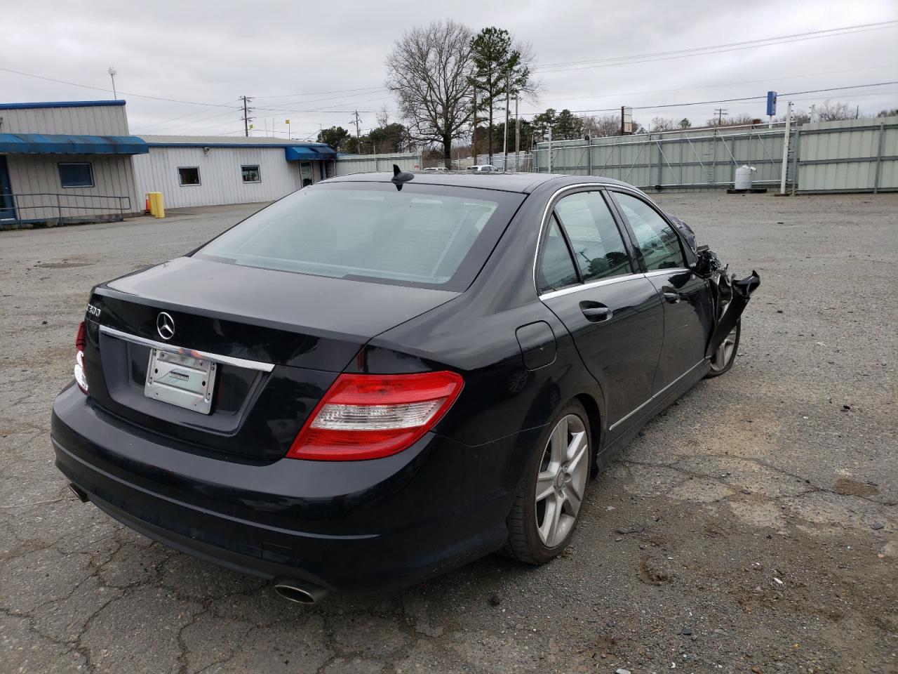 Photo 4 from auction – 2011 MERCEDES-BENZ C 300 with VIN WDDGF5EB2BR166951