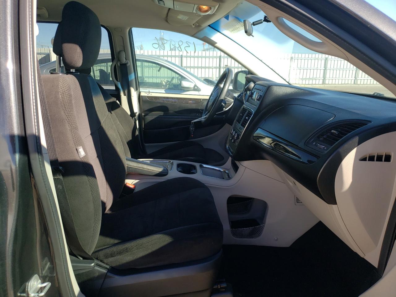 Photo 5 from auction – 2012 DODGE GRAND CARA with VIN 2C4RDGCG4CR373453