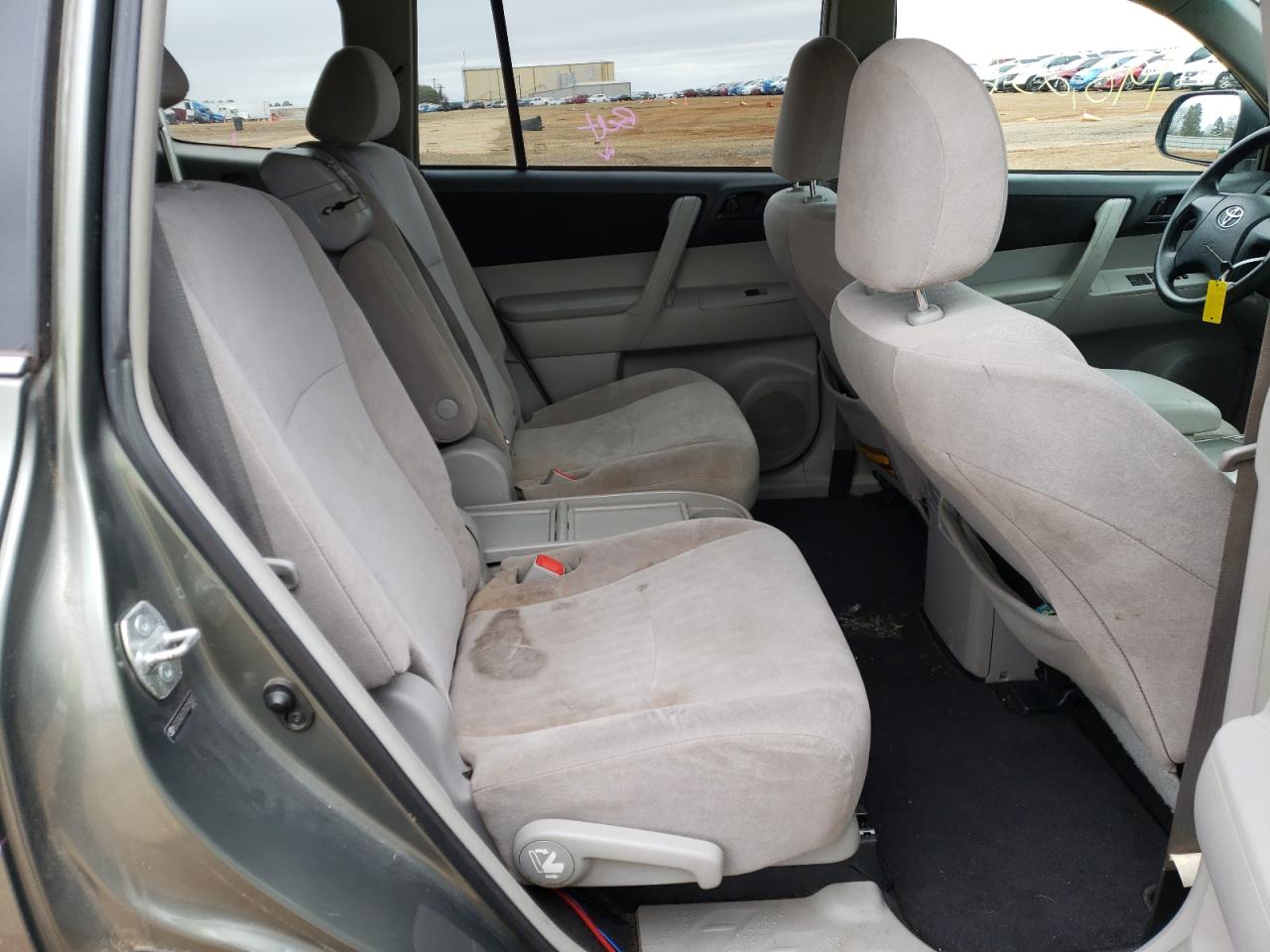 Photo 6 from auction – 2011 TOYOTA HIGHLANDER with VIN 5TDZA3EH7BS015650