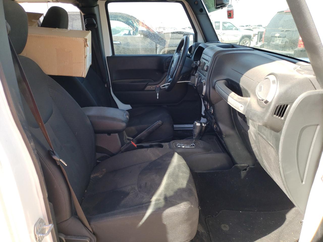 Photo 5 from auction – 2017 JEEP WRANGLER U with VIN 1C4BJWDG3HL527735