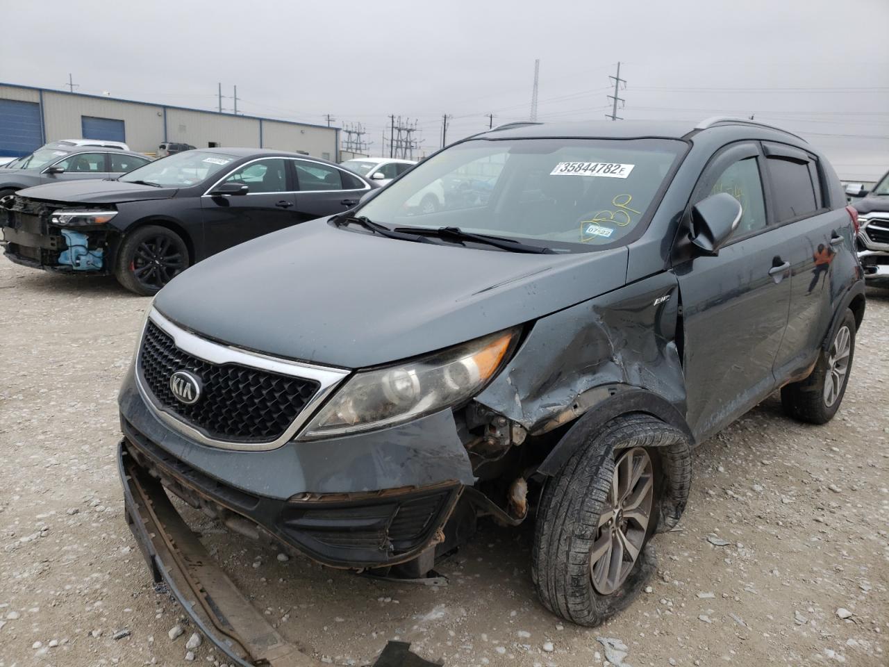 Photo 2 from auction – 2015 KIA SPORTAGE L with VIN KNDPBCAC3F7682827