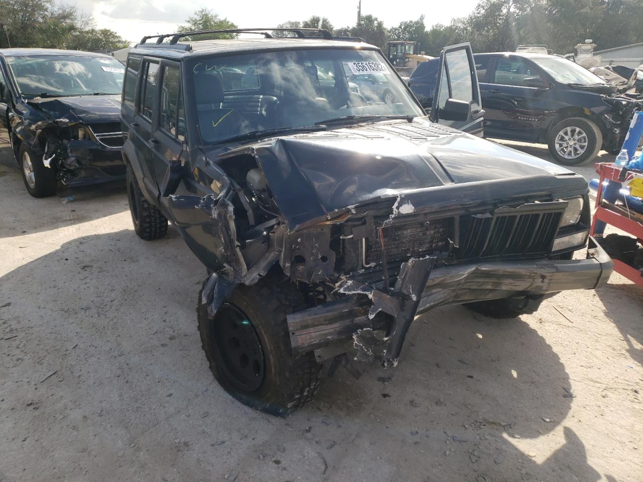 JEEP CHEROKEE C 1996 with VIN 1J4FJ78S4TL256483 - Photo from auction