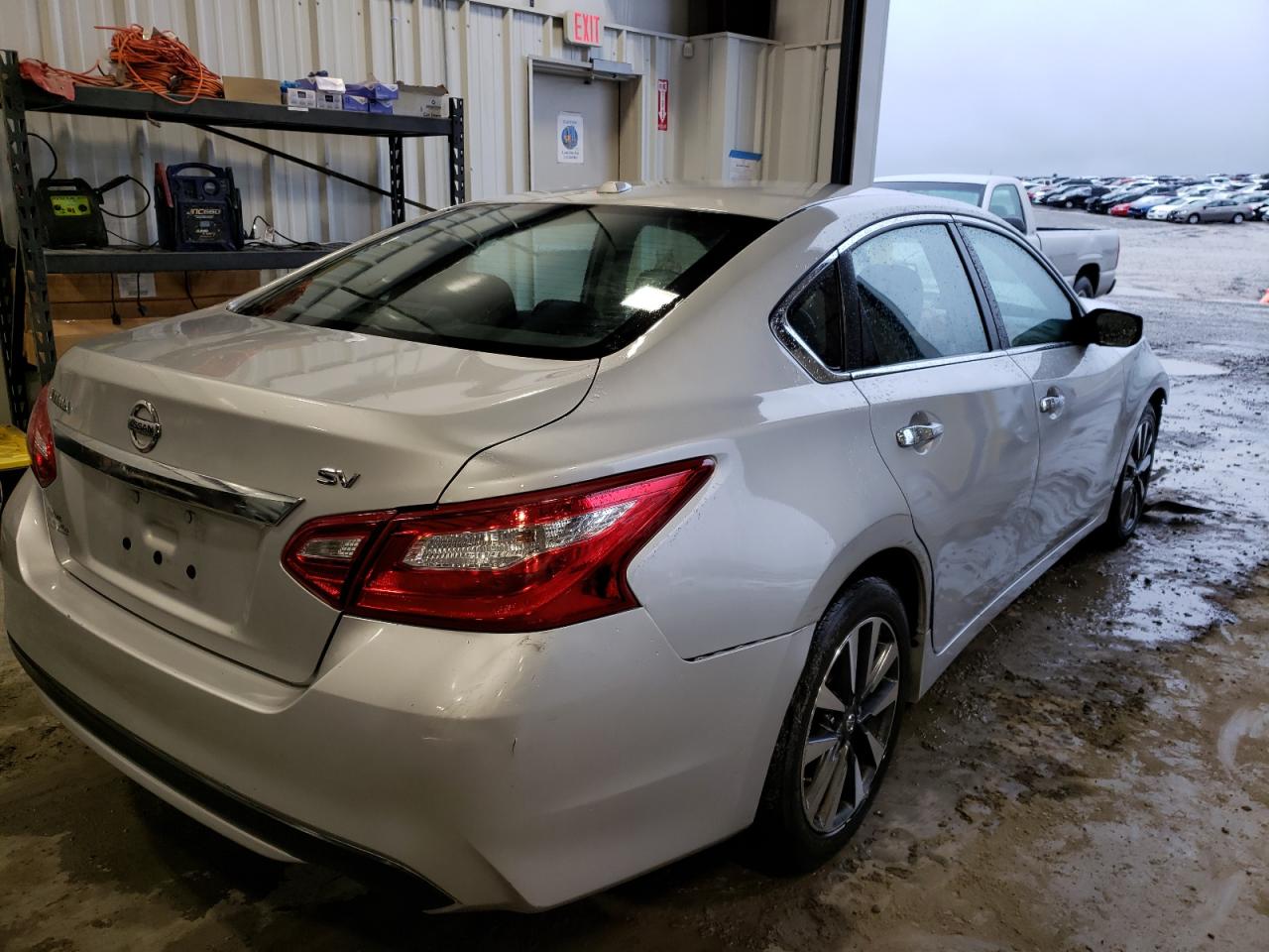 Photo 4 from auction – 2017 NISSAN ALTIMA 2.5 with VIN 1N4AL3AP4HC196842