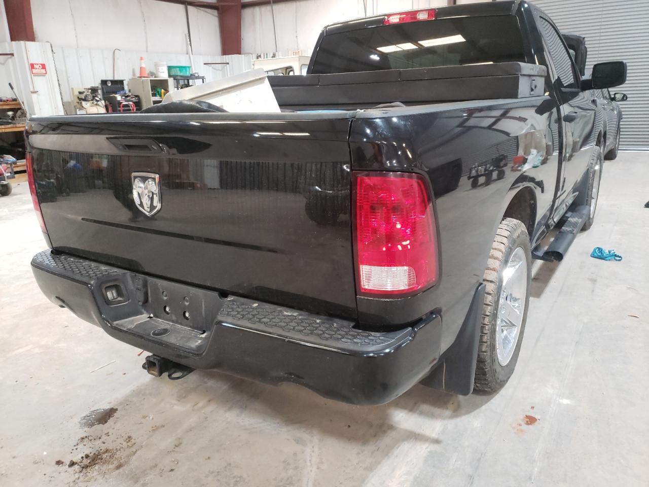 Photo 4 from auction – 2016 RAM 1500 ST with VIN 3C6JR7AT1GG308030