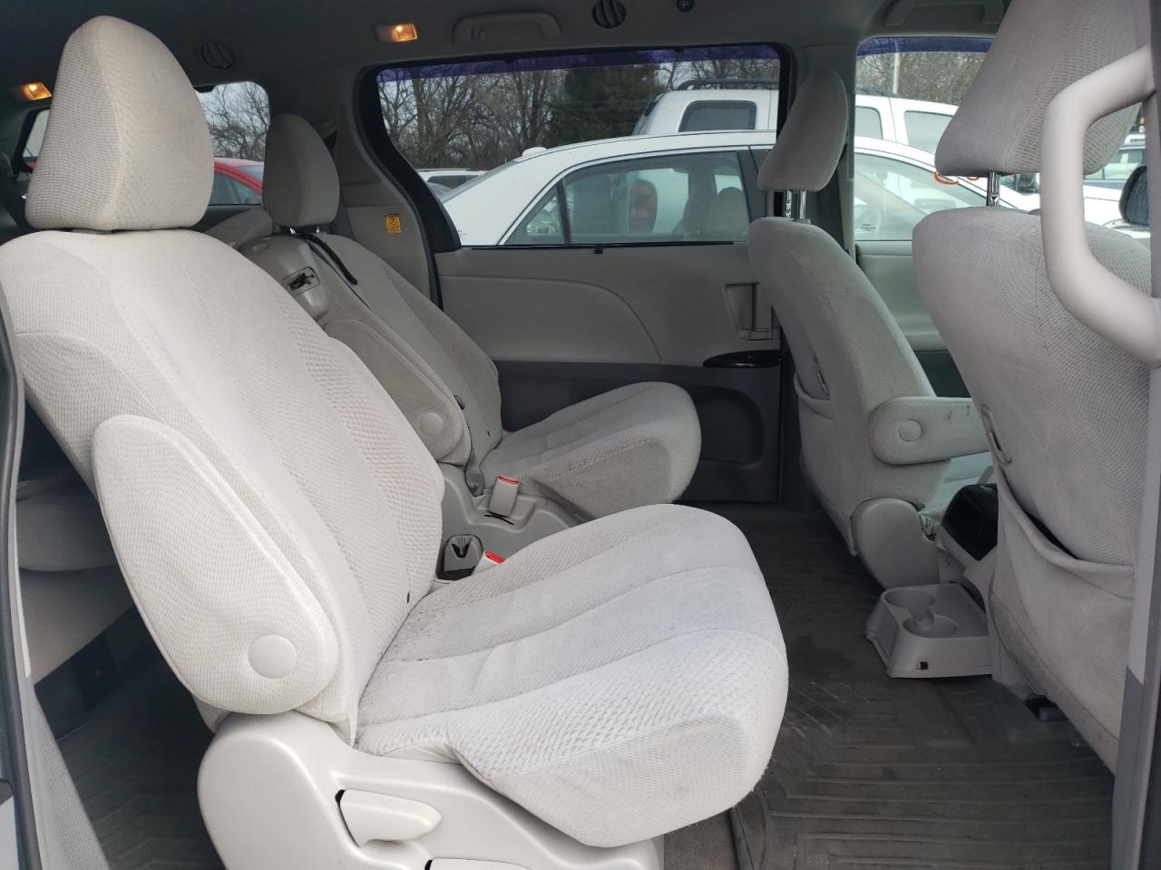 Photo 6 from auction – 2012 TOYOTA SIENNA LE with VIN 5TDKK3DC8CS245008