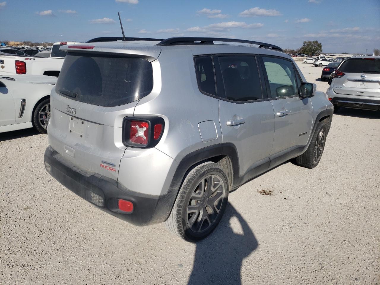 Photo 4 from auction – 2018 JEEP RENEGADE L with VIN ZACCJABB3JPJ21872
