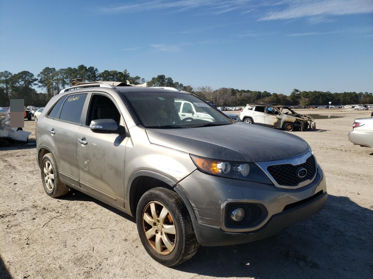 KIA SORENTO BA 2011 with VIN 5XYKT3A1XBG126582 - Photo from auction