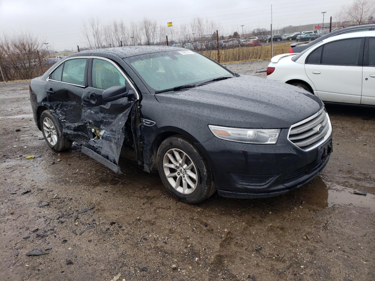 FORD TAURUS SE 2013 with VIN 1FAHP2D84DG235806 - Photo from auction