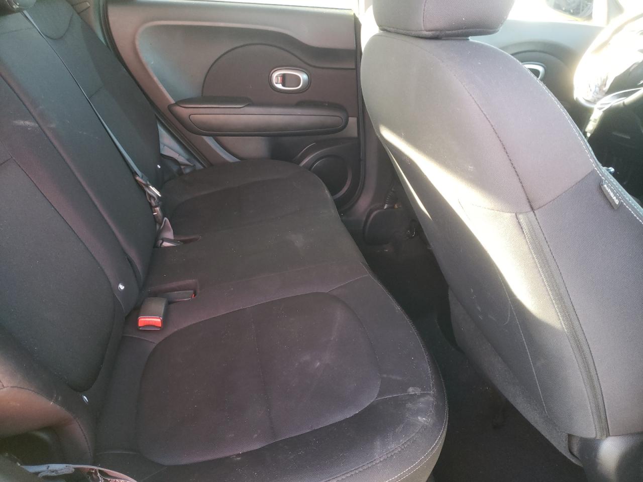 Photo 6 from auction – 2015 KIA SOUL with VIN KNDJN2A24F7811558