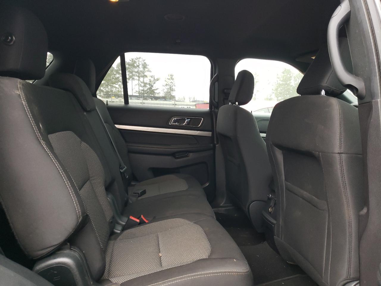 Photo 6 from auction – 2019 FORD EXPLORER X with VIN 1FM5K7D81KGA57774