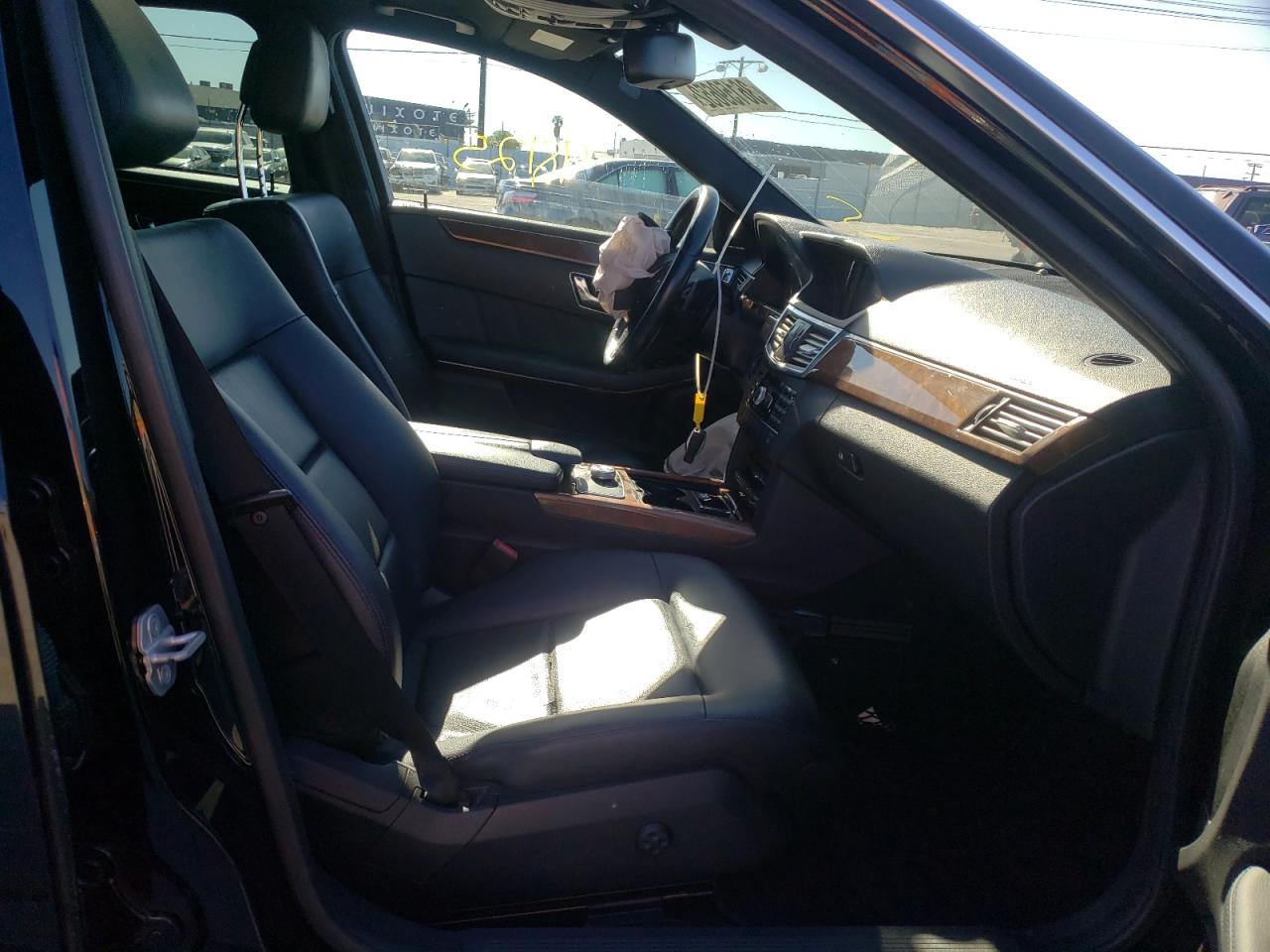Photo 5 from auction – 2011 MERCEDES-BENZ E 350 with VIN WDDHF5GB3BA371520