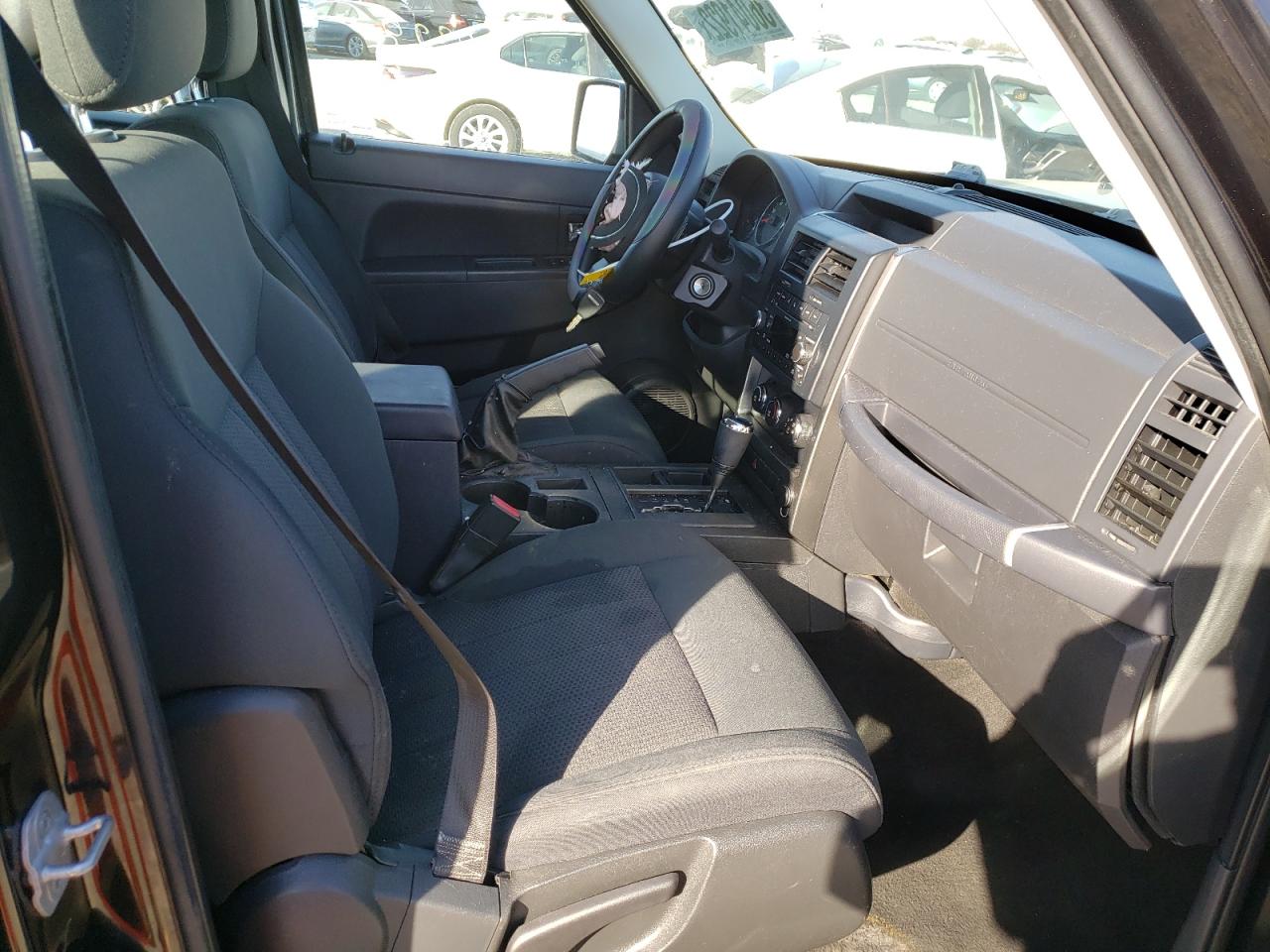 Photo 5 from auction – 2011 JEEP LIBERTY SP with VIN 1J4PP2GK3BW551577