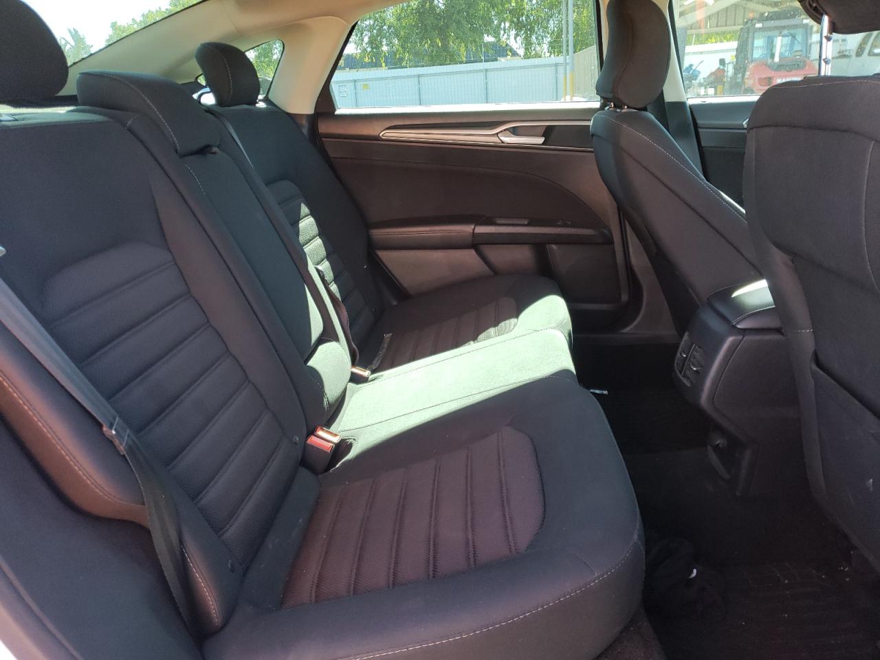Photo 6 from auction – 2018 FORD FUSION SE with VIN 3FA6P0LU7JR172571