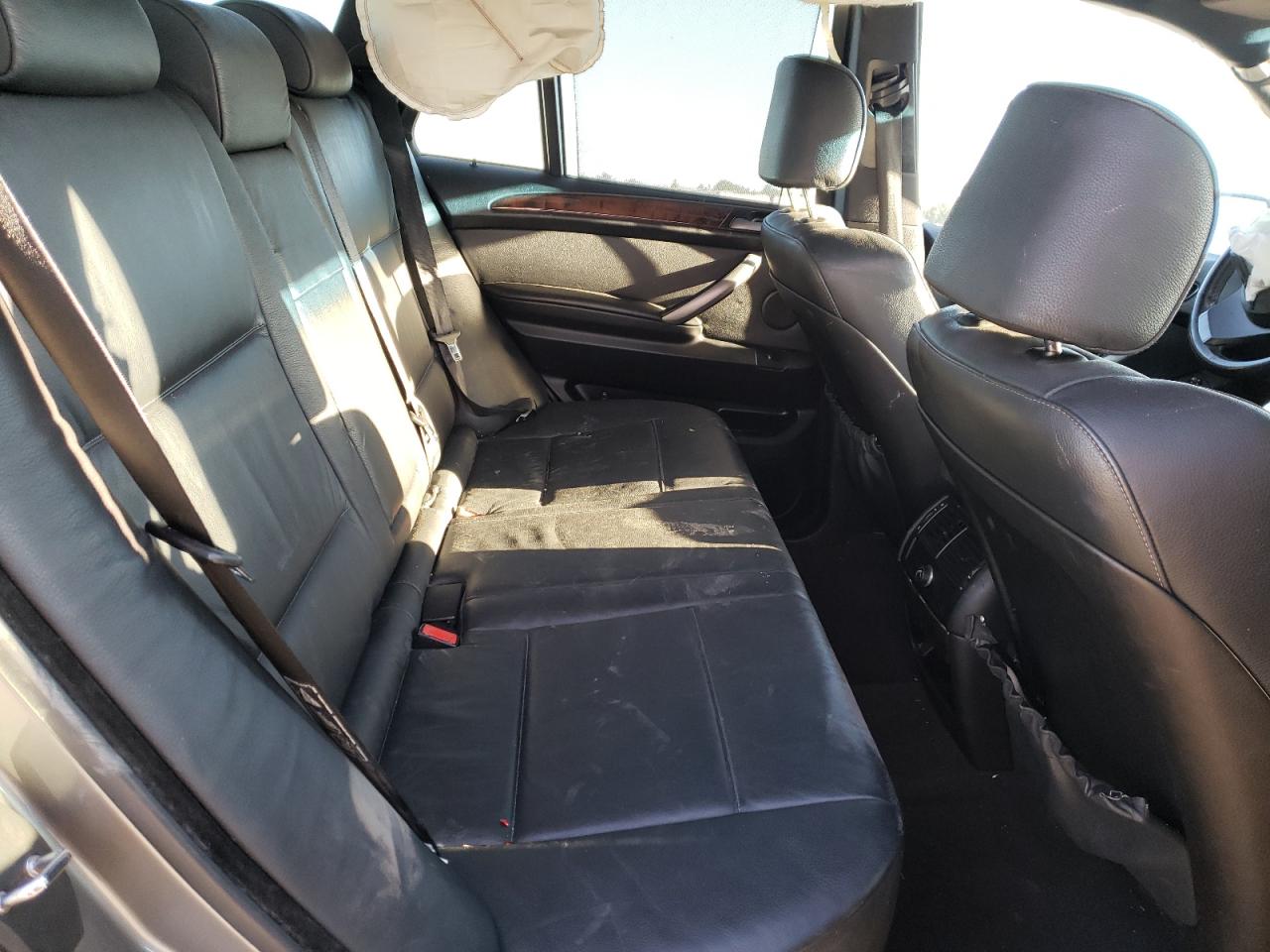 Photo 6 from auction – 2005 BMW X5 4.4I with VIN 5UXFB535X5LV12765