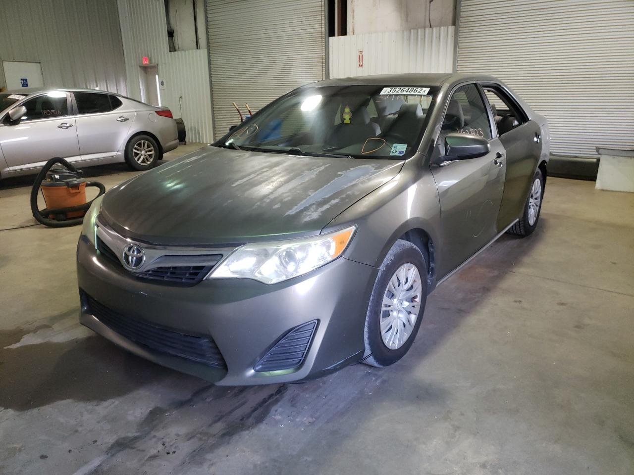 Photo 2 from auction – 2012 TOYOTA CAMRY BASE with VIN 4T1BF1FK3CU546242