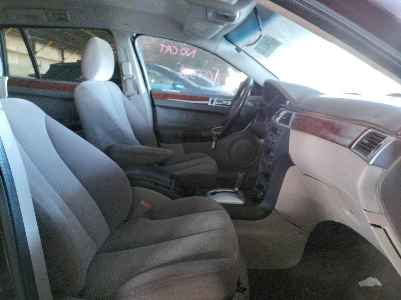 Photo 5 from auction – 2004 CHRYSLER PACIFICA with VIN 2C8GM68444R330523