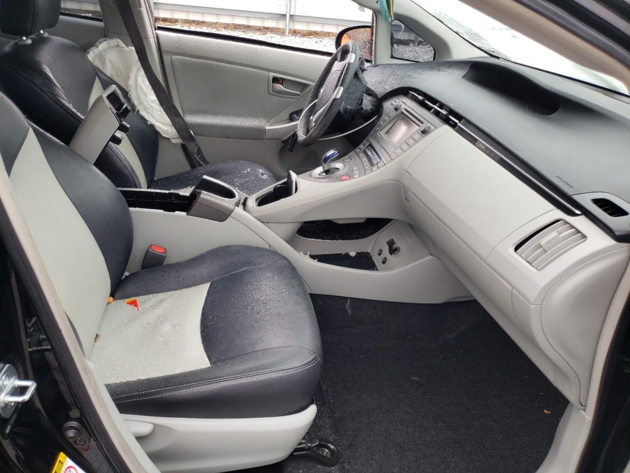 Photo 5 from auction – 2014 TOYOTA PRIUS with VIN JTDKN3DU2E0382418