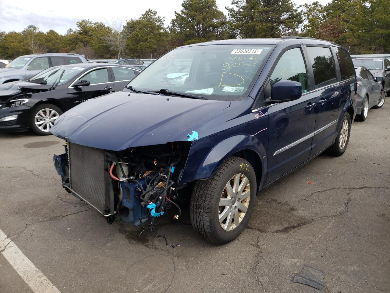 Photo 2 from auction – 2016 CHRYSLER TOWN & COU with VIN 2C4RC1BG6GR301225