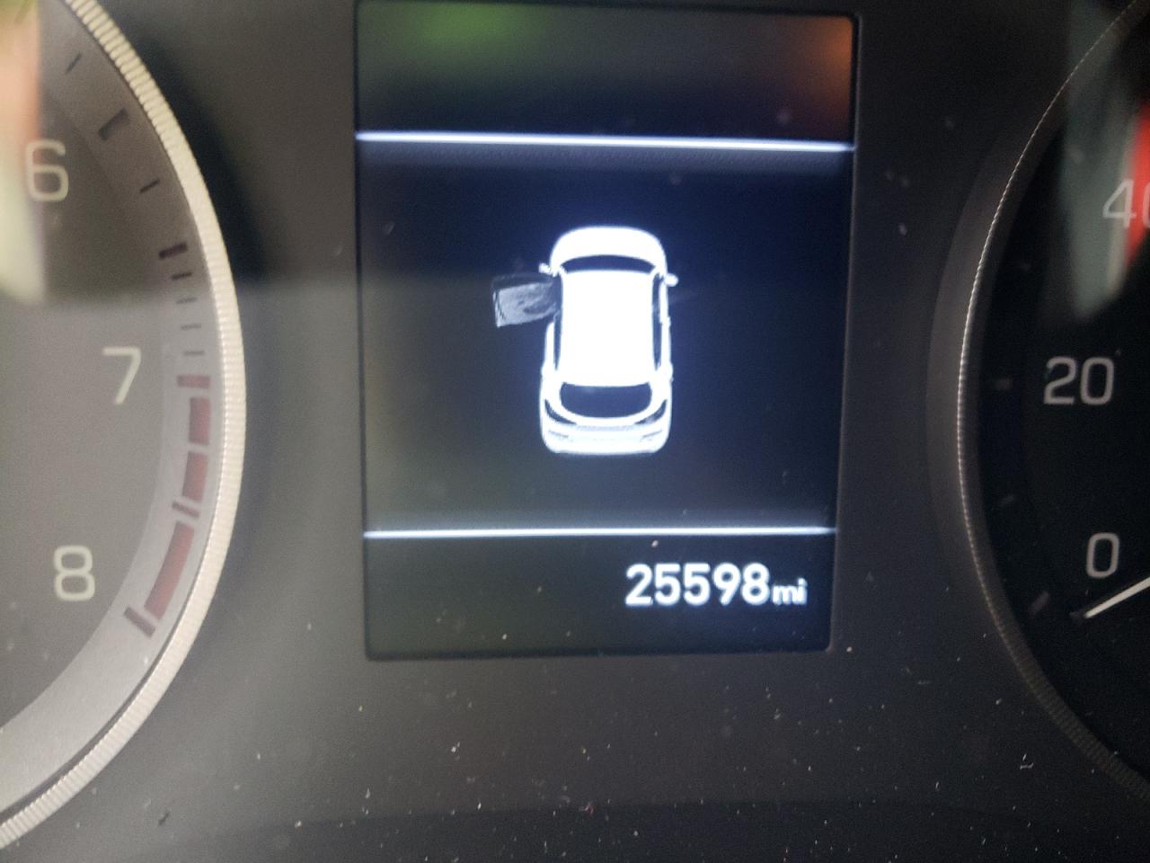 Photo 8 from auction – 2019 HYUNDAI TUCSON SE with VIN KM8J2CA44KU978882