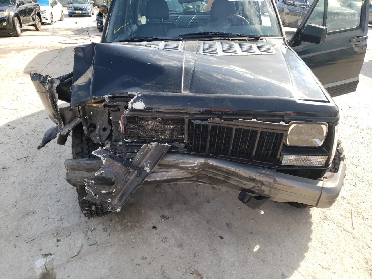 Photo 7 from auction – 1996 JEEP CHEROKEE C with VIN 1J4FJ78S4TL256483