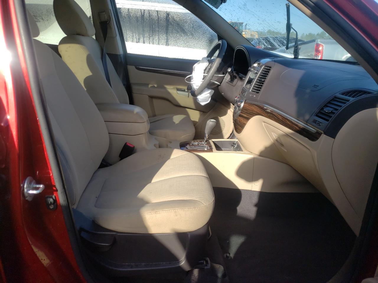 Photo 5 from auction – 2010 HYUNDAI SANTA FE G with VIN 5NMSGDAB6AH411030