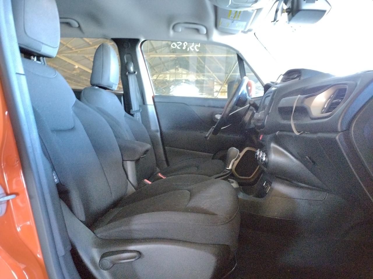 Photo 5 from auction – 2017 JEEP RENEGADE L with VIN ZACCJABB7HPG58564