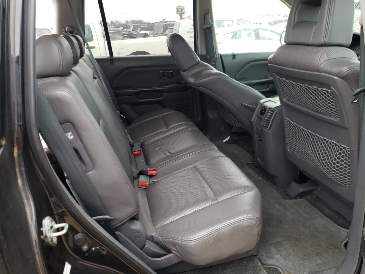 Photo 6 from auction – 2003 HONDA PILOT EXL with VIN 2HKYF185X3H556993