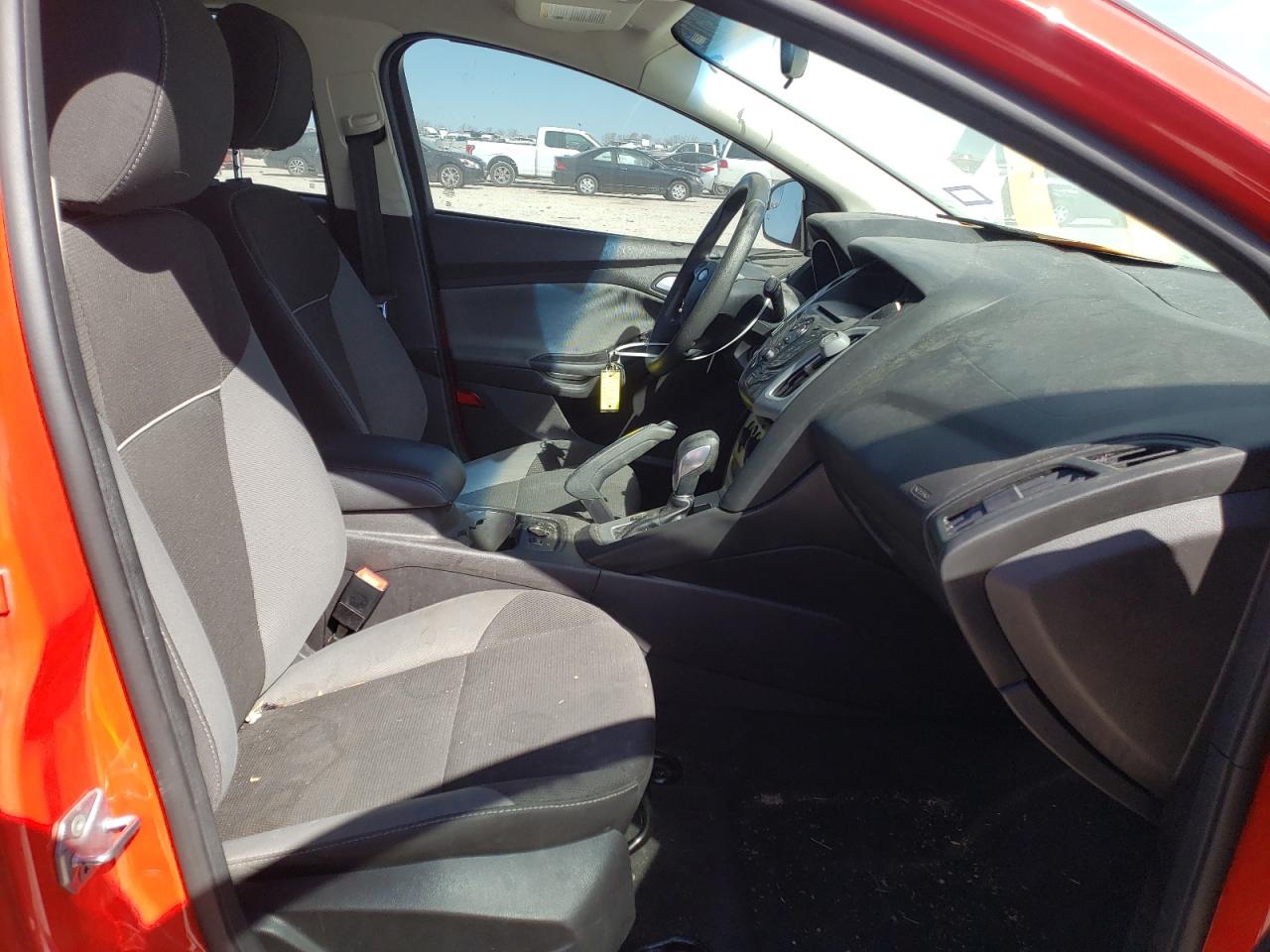 Photo 5 from auction – 2014 FORD FOCUS SE with VIN 1FADP3F2XEL123405