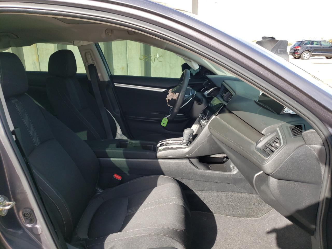 Photo 5 from auction – 2017 HONDA CIVIC EX with VIN 19XFC1F39HE203982