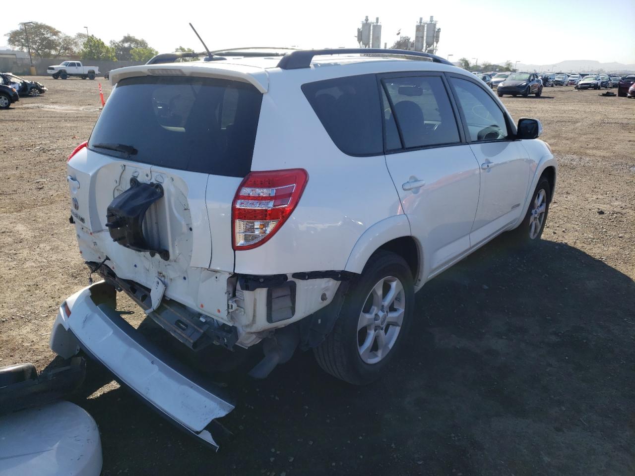 Photo 4 from auction – 2012 TOYOTA RAV4 LIMIT with VIN 2T3YF4DV1CW126687