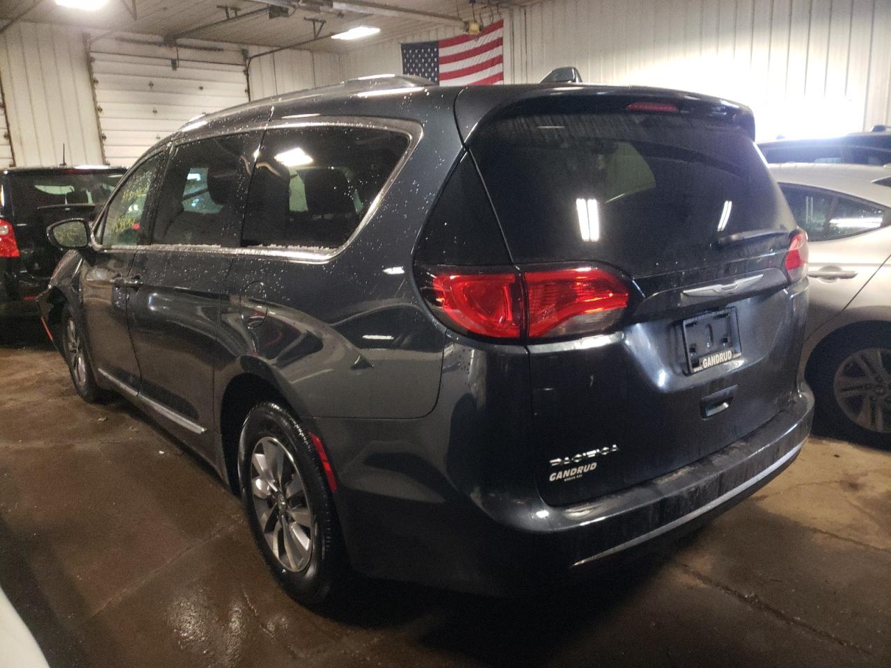 Фото 3 с аукциона – 2020 CHRYSLER PACIFICA T с VIN 2C4RC1EG0LR108543