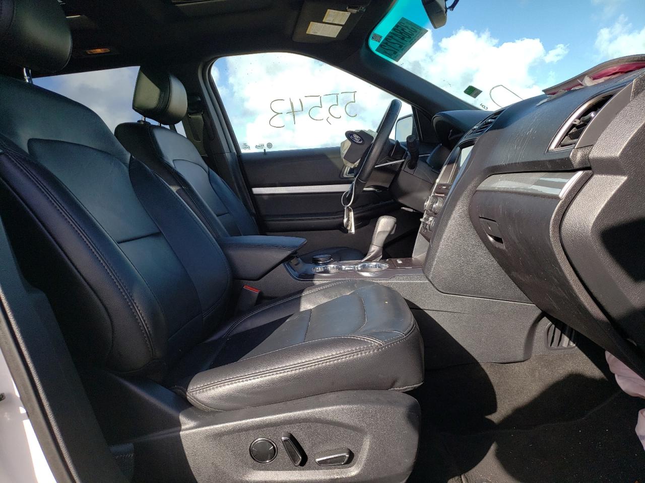 Photo 5 from auction – 2017 FORD EXPLORER X with VIN 1FM5K8D82HGB25949