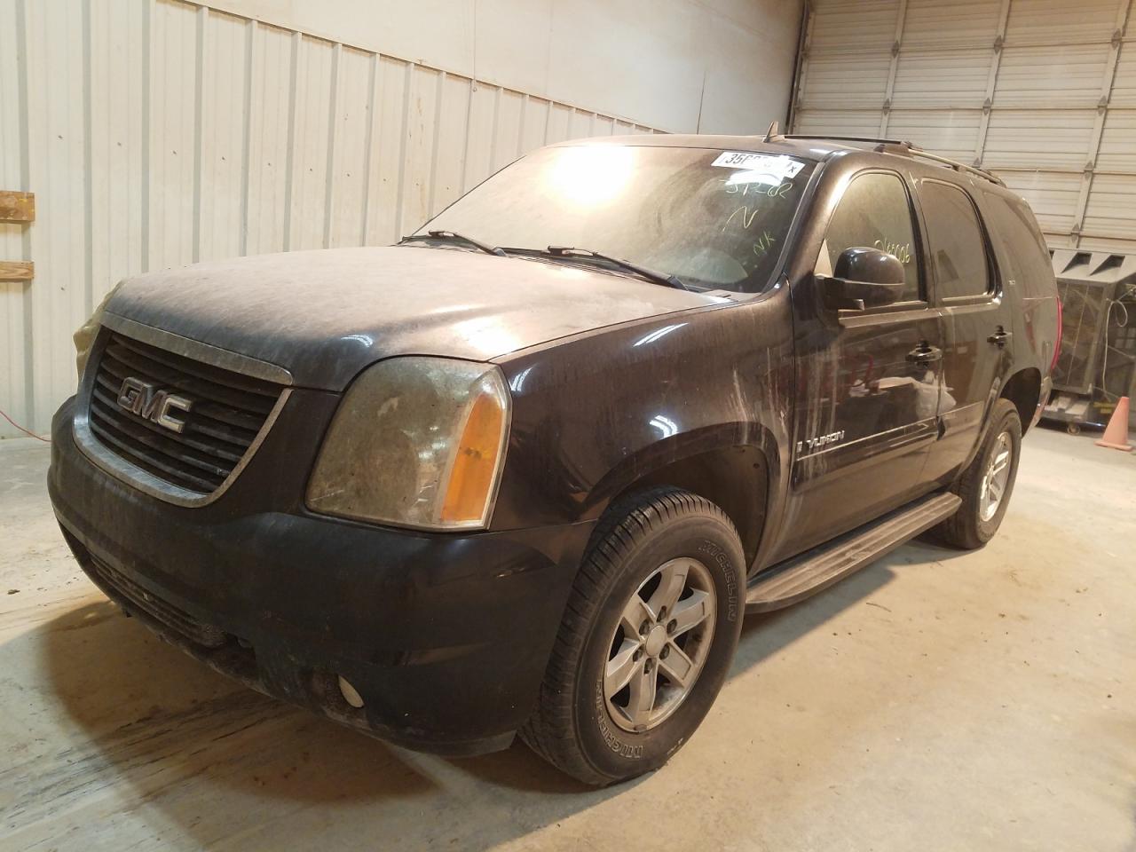Photo 2 from auction – 2007 GMC YUKON with VIN 1GKFC13007R219179