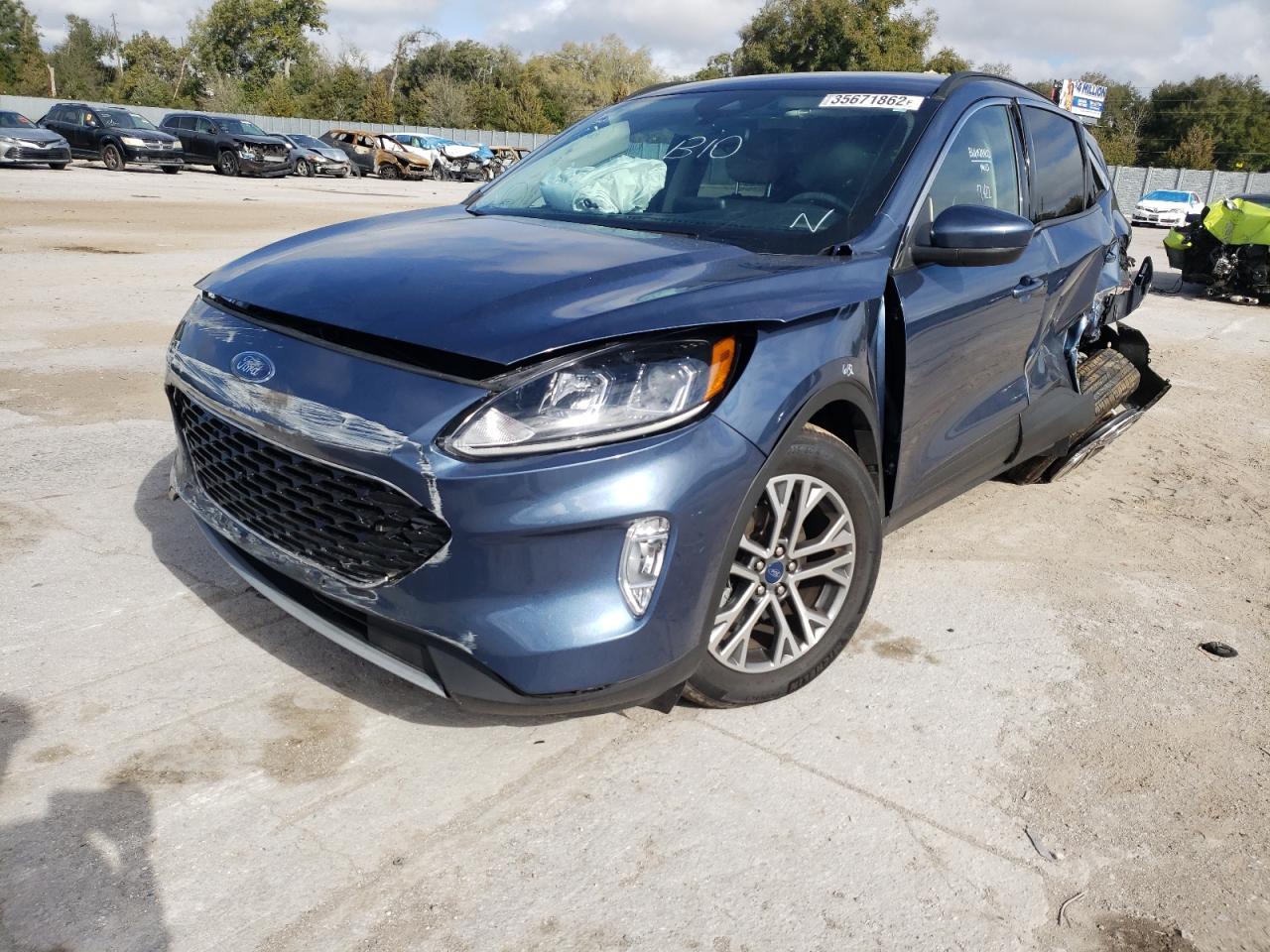Photo 2 from auction – 2020 FORD ESCAPE SEL with VIN 1FMCU0H60LUC55489