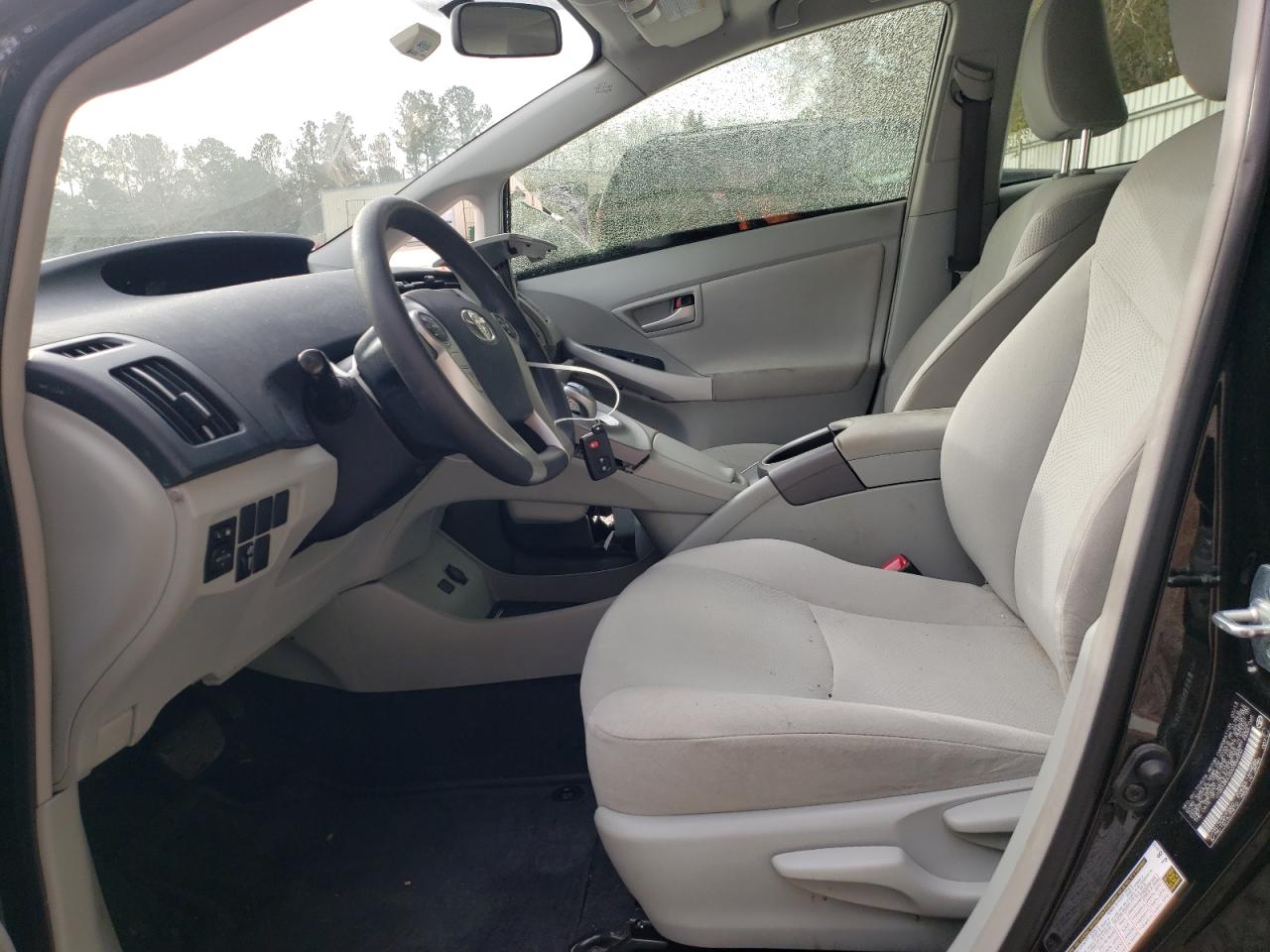 Photo 5 from auction – 2013 TOYOTA PRIUS with VIN JTDKN3DU2D0356500