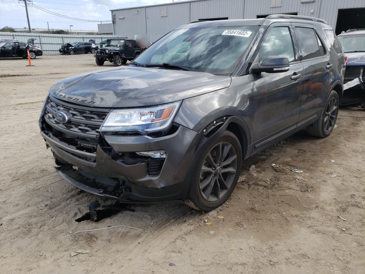 Photo 2 from auction – 2018 FORD EXPLORER X with VIN 1FM5K7D86JGB04442