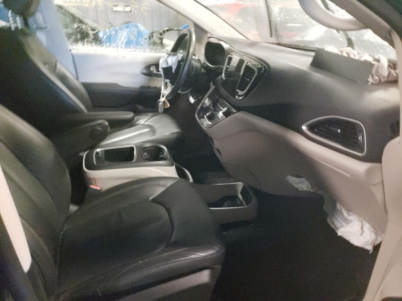 Photo 5 from auction – 2020 CHRYSLER PACIFICA T with VIN 2C4RC1EG0LR108543