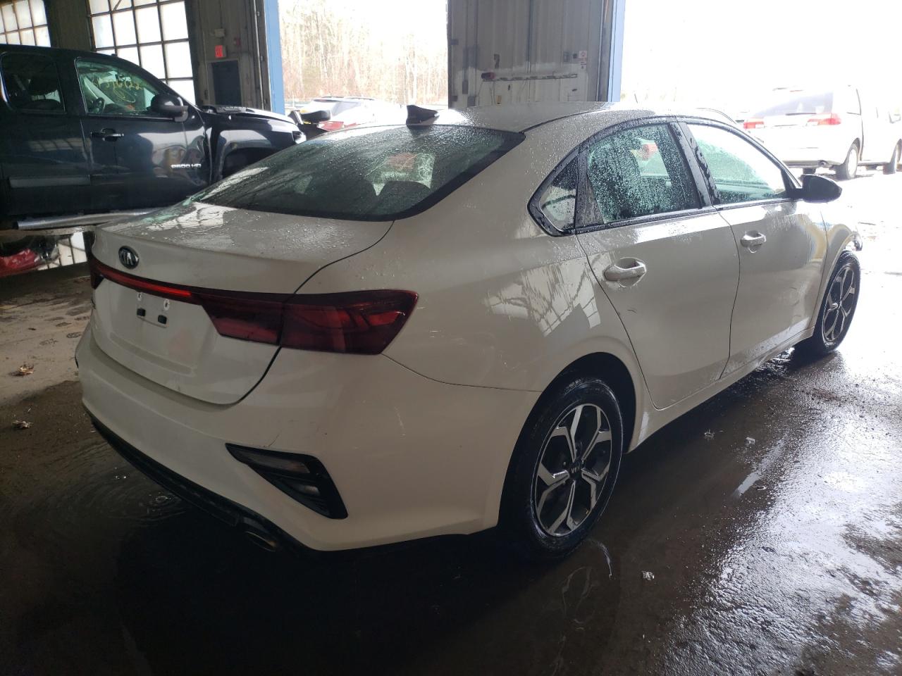 Photo 4 from auction – 2019 KIA FORTE FE with VIN 3KPF24AD2KE015123