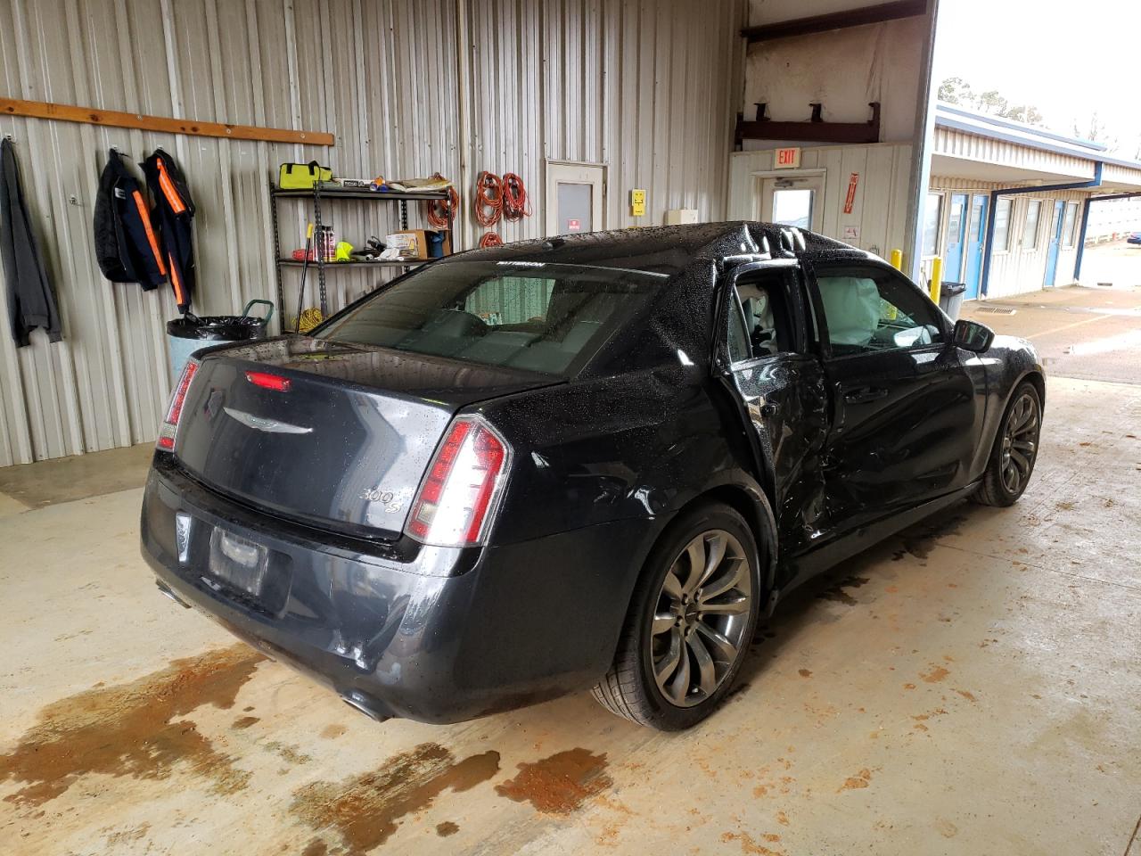 Photo 4 from auction – 2014 CHRYSLER 300 S with VIN 2C3CCABG2EH383225